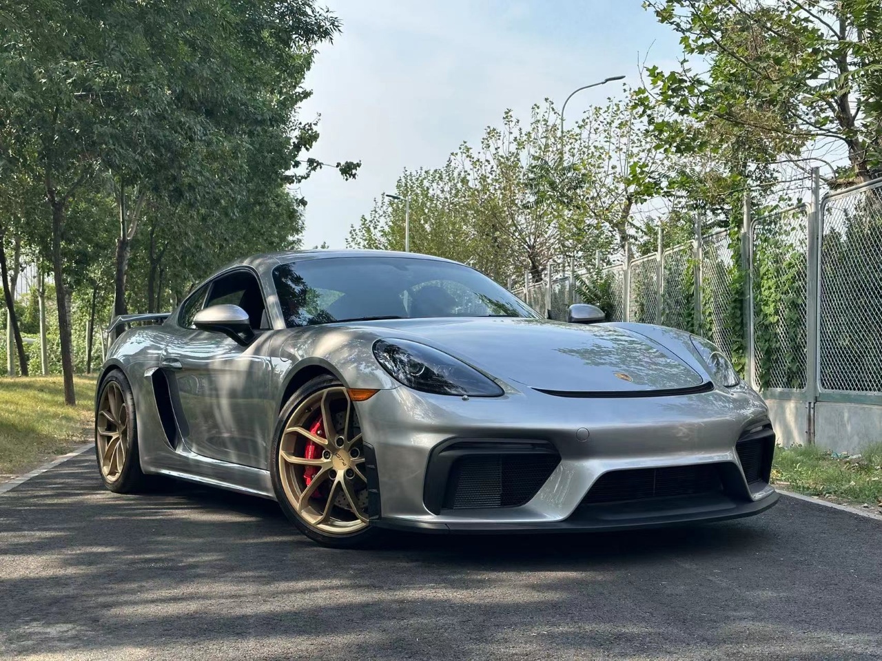 重塑智能豪华跑车体验，保时捷上演“中国速度”