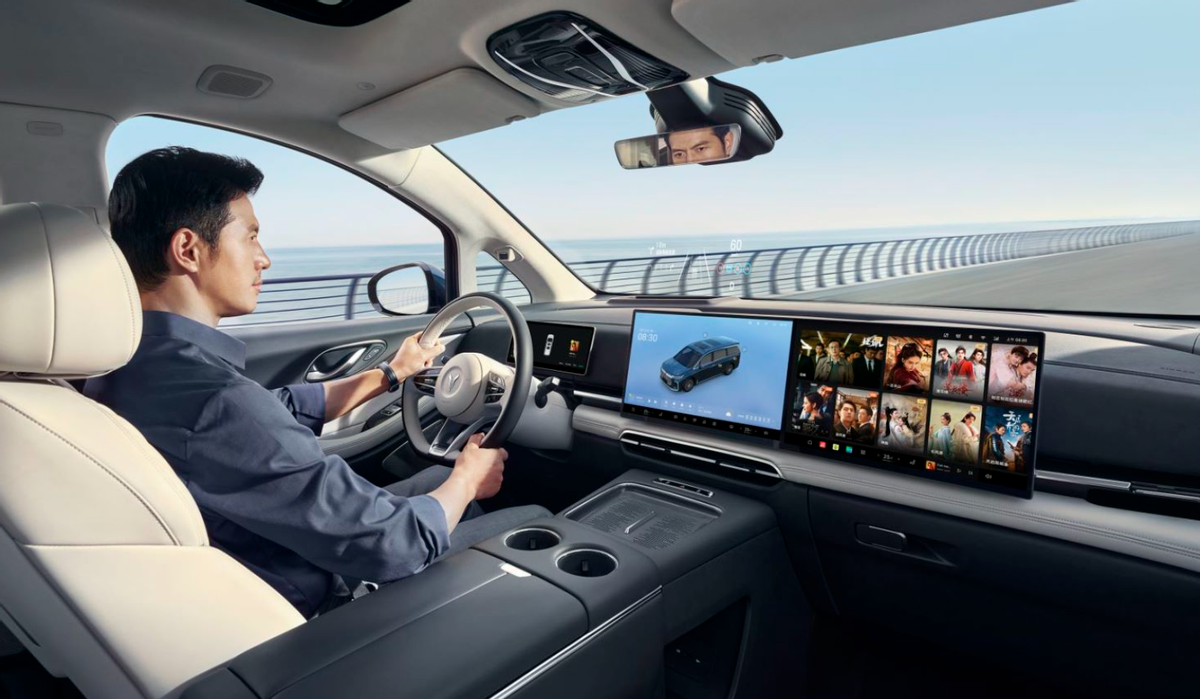 岚图梦想家10月销量6632辆，蝉联高端MPV销量冠军