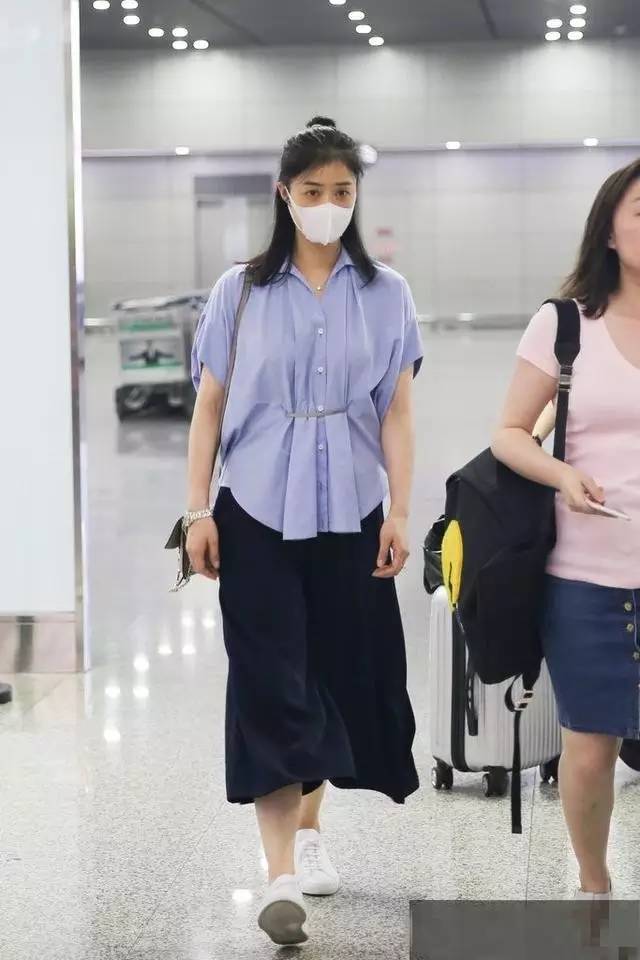 蒋欣成为问界M9银境紫车主