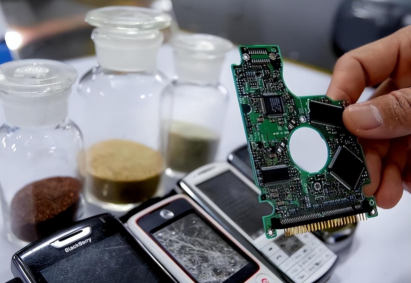 莱斯大学发明两步闪蒸焦耳加热法 可快速、清洁地回收锂离子电池材料