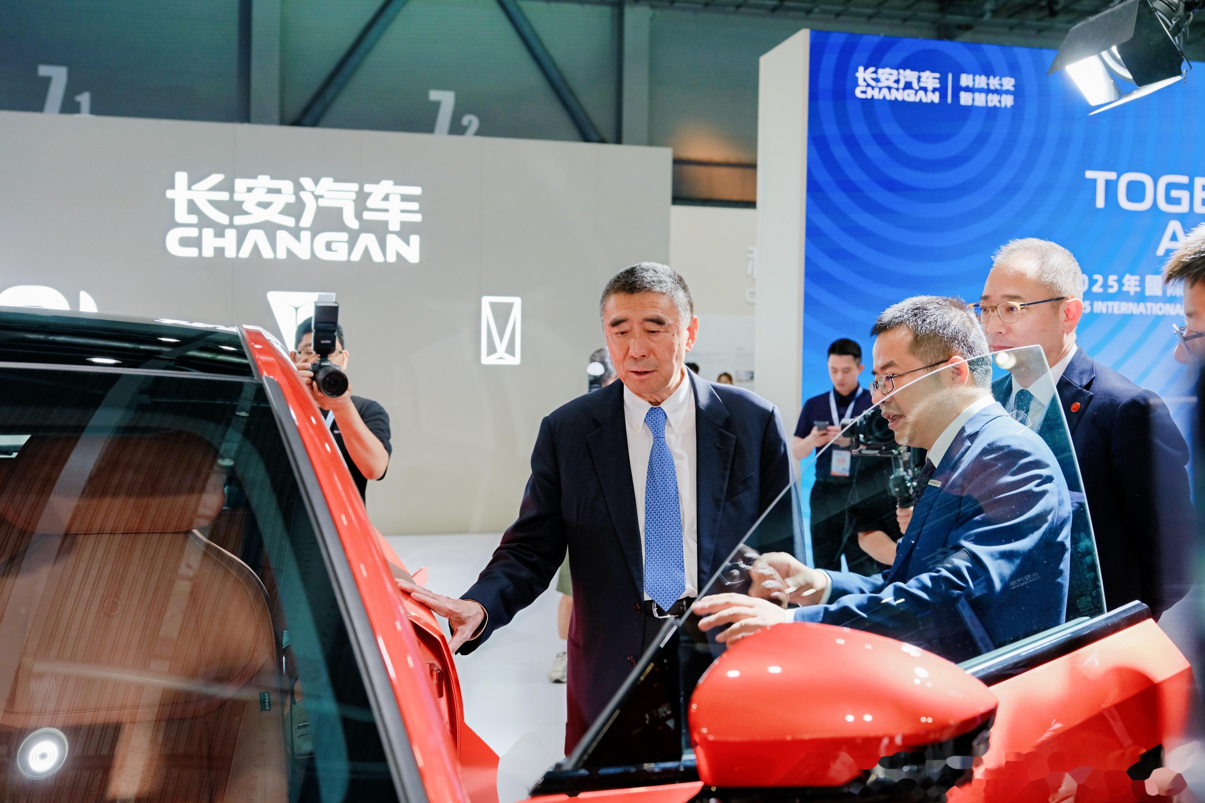 通过“中间商”买车无法按约提车？深蓝汽车、阿维塔发布声明