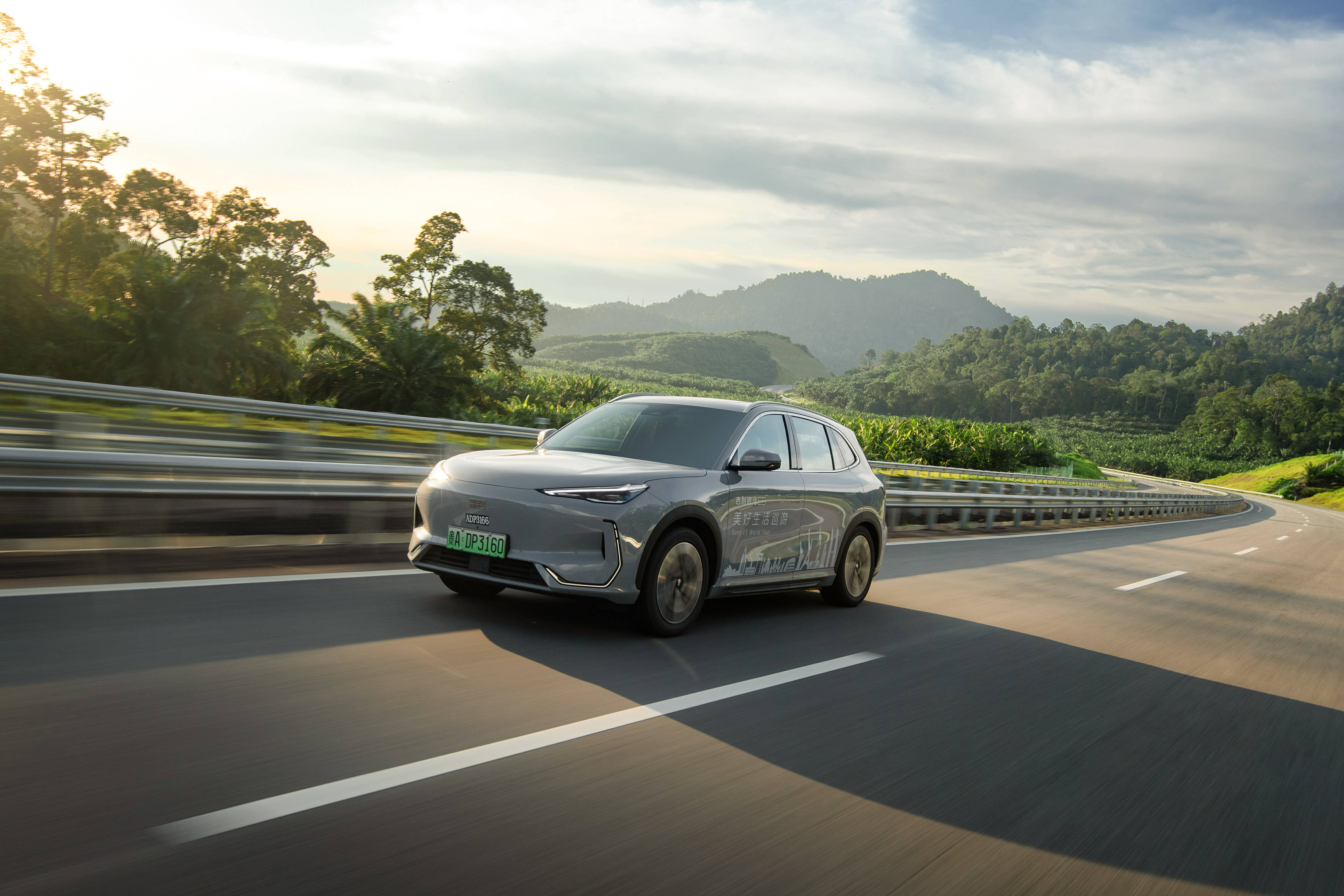 【国际快讯】曝特斯拉要求供应商在美产车型中避免使用中国零部件；现代汽车将在韩国投资860亿美元