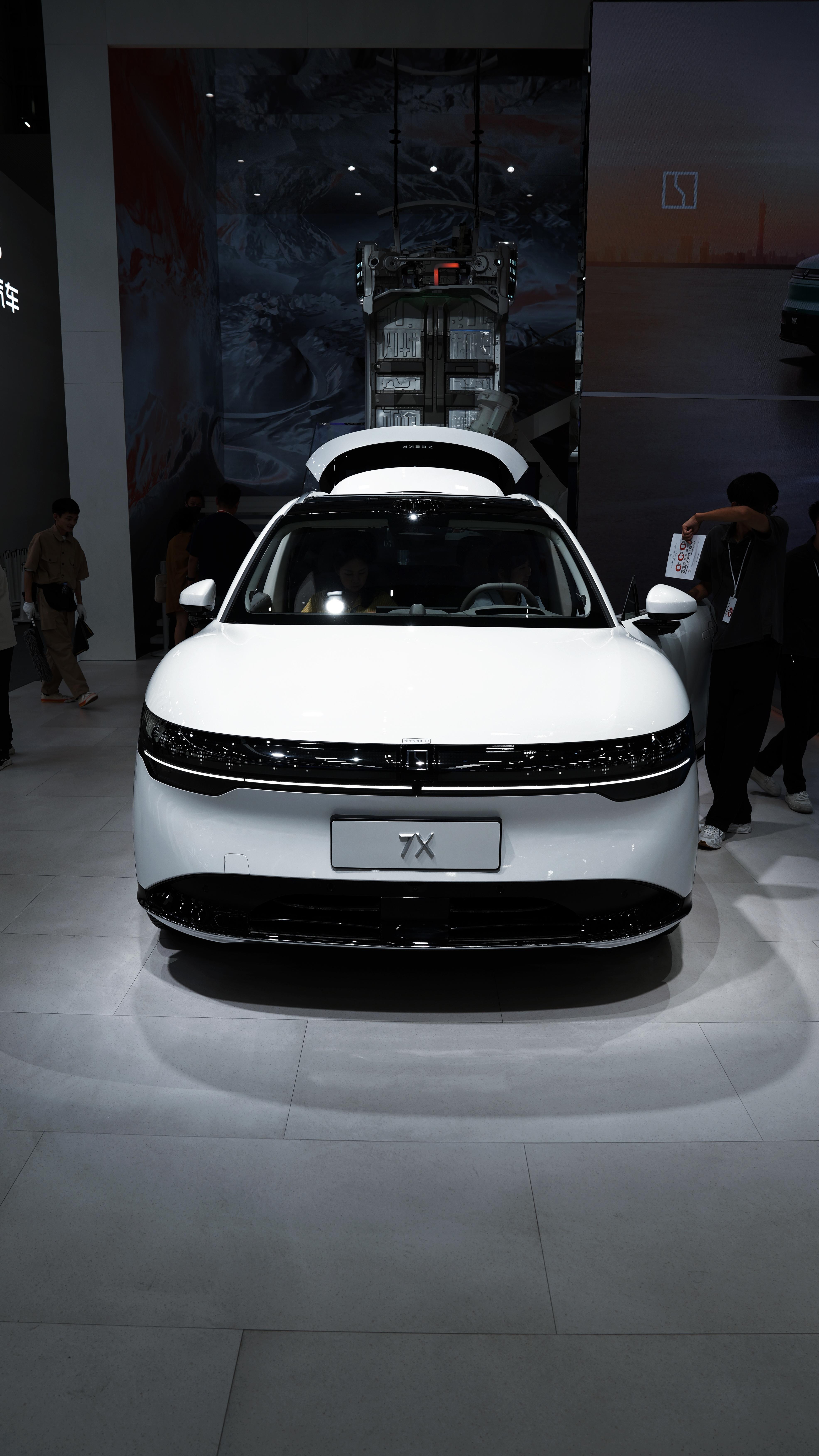 极氪7X焕新上市，限时价21.98万起