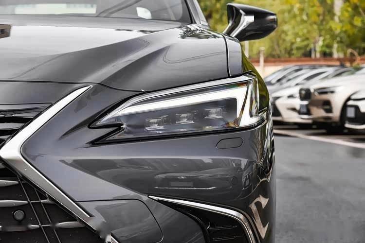 雷克萨斯销量逆势上涨，价格却降到冰点，“破格录取”的李晖开启转型倒计时