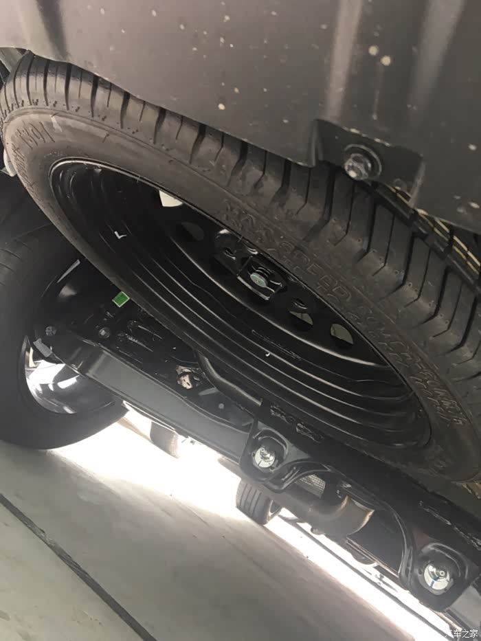 莲花For Me亮相：在“大六座”主流的对面，为驾驶者划出“对角线”