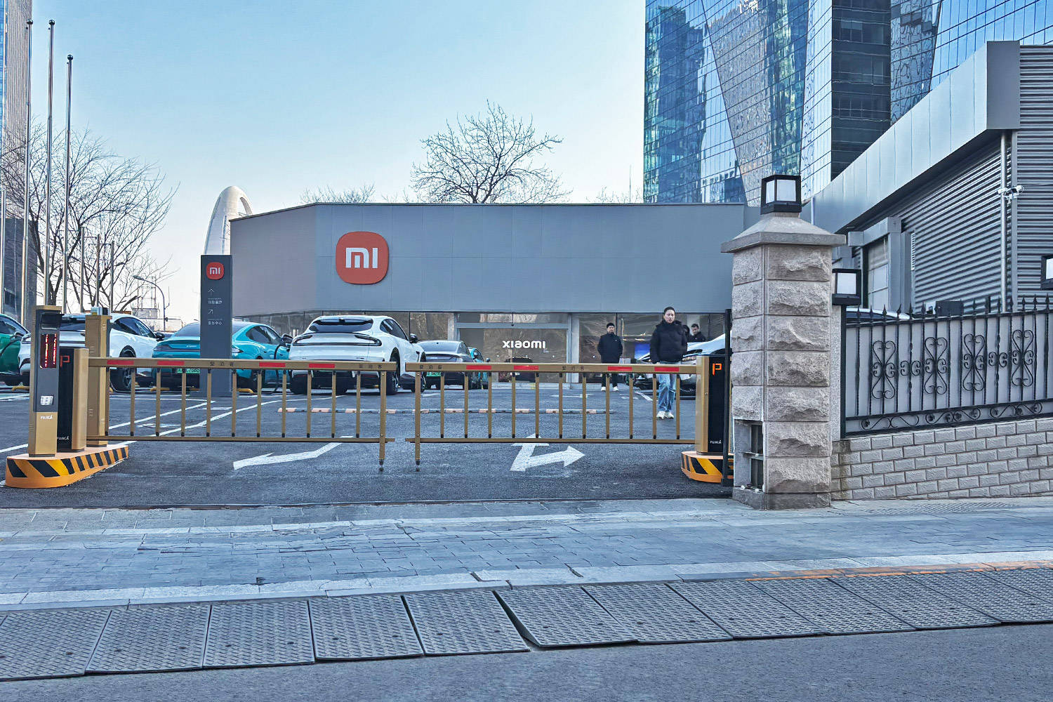 小米汽车“吆喝”卖现车的背后