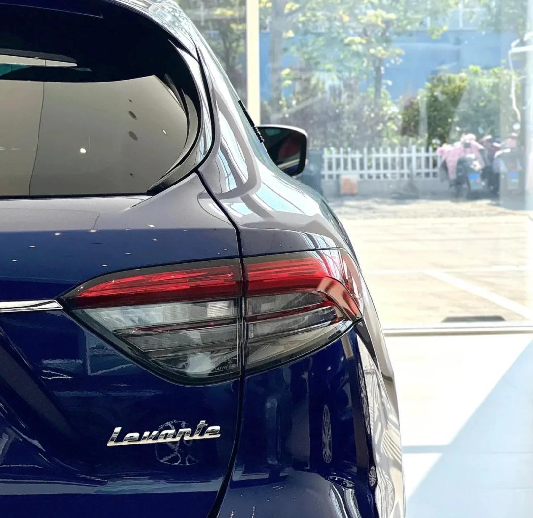 4折的玛莎拉蒂，两天被抢光，经销商被围堵！