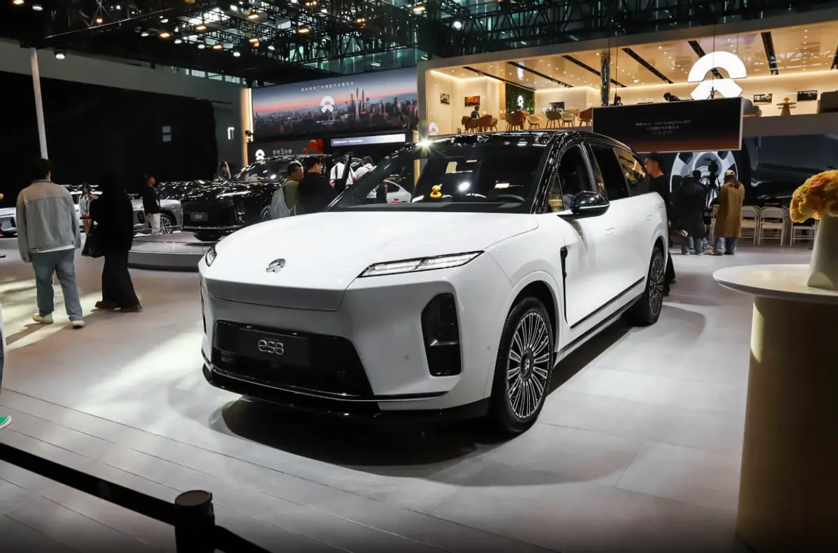 全新蔚来ES8第30,000台新车交付