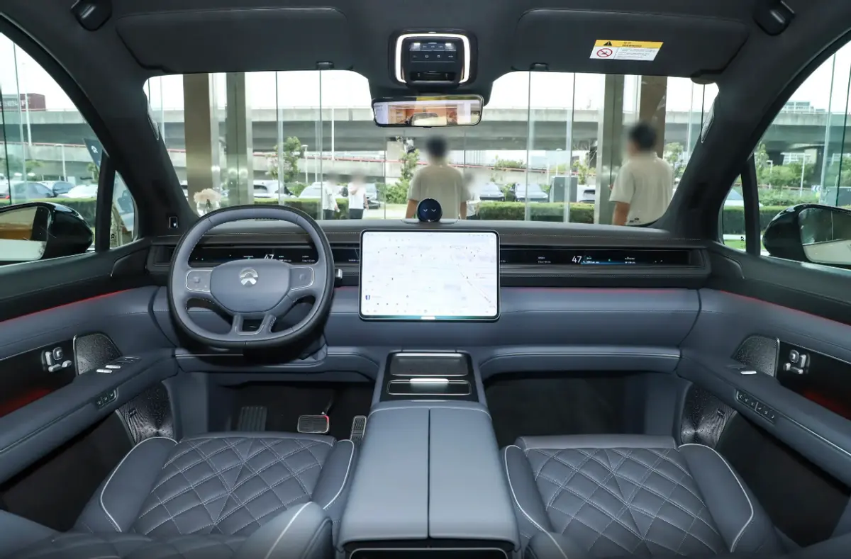 全新蔚来ES8第30,000台新车交付