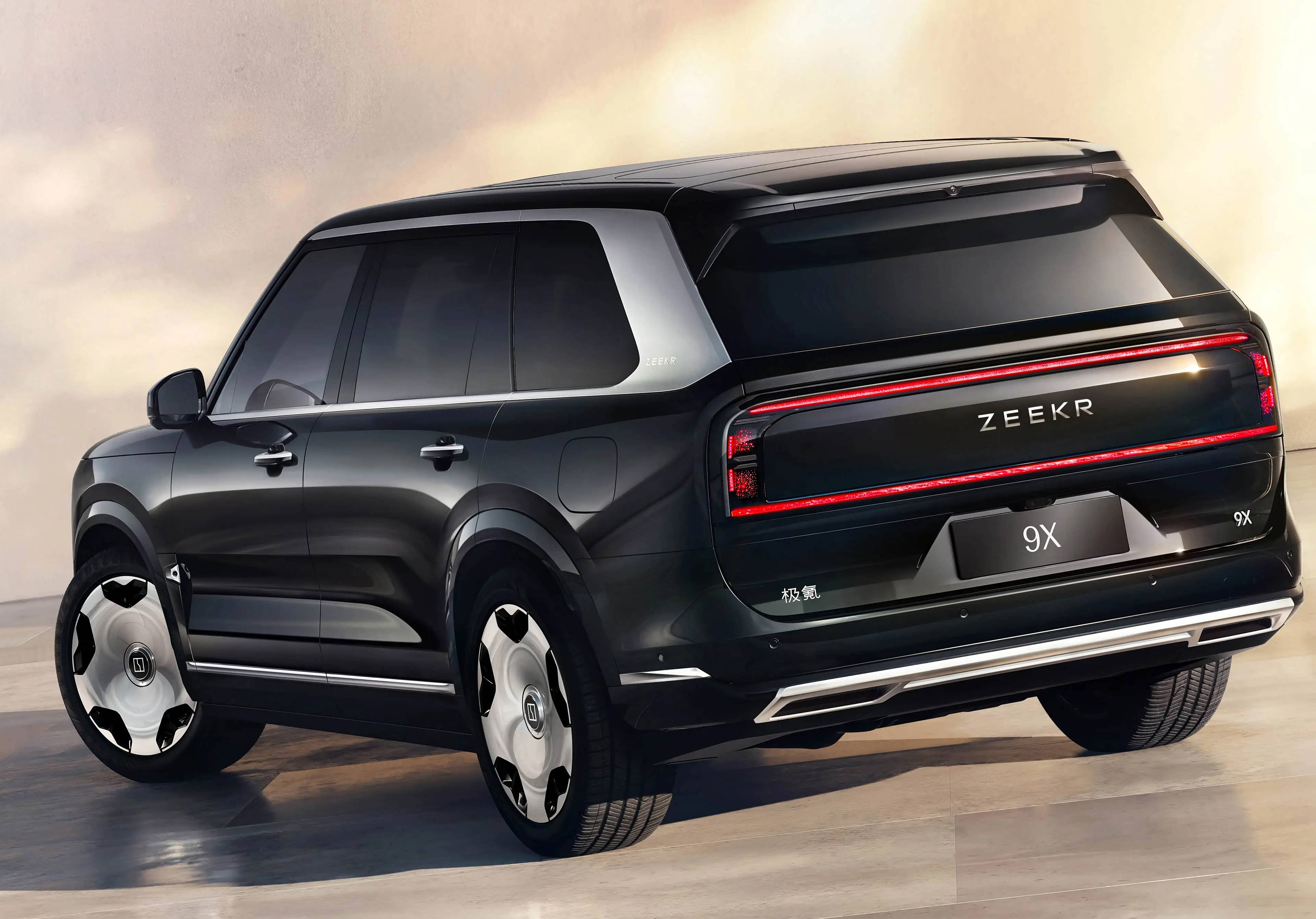 极氪官宣全新SUV定名为8X