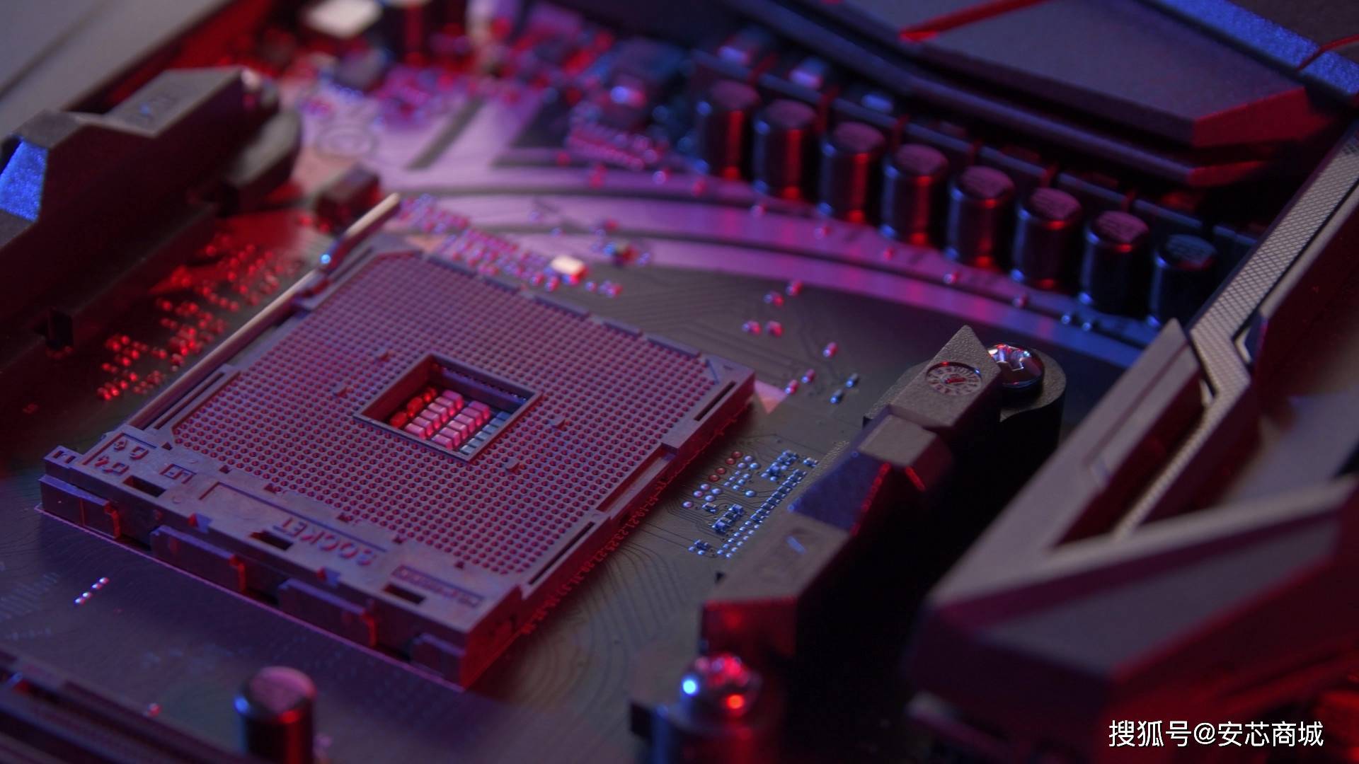 士兰微电子迎来双线里程碑：8英寸碳化硅产线通线，12英寸高端模拟芯片产线同步开工