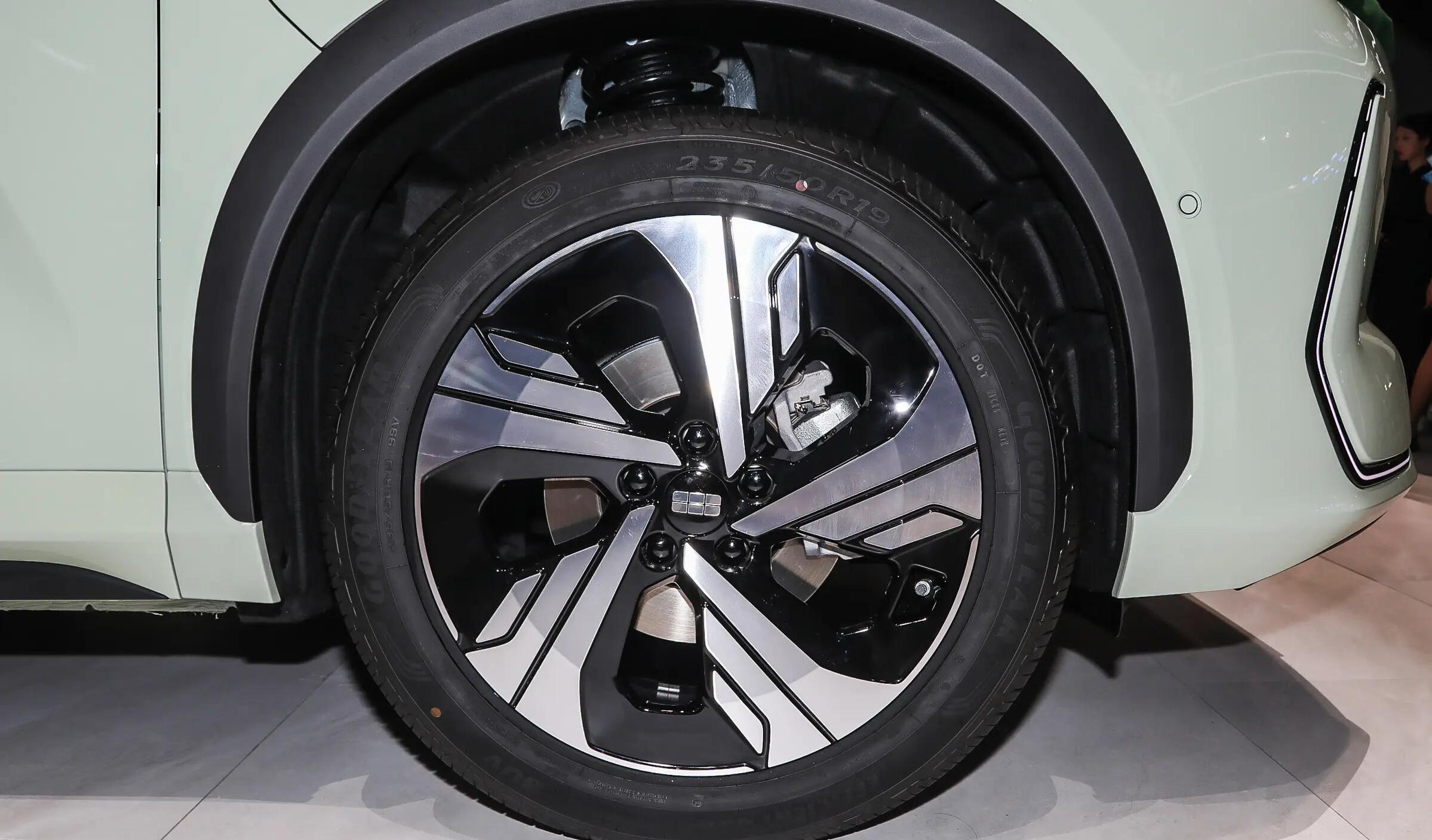 吉利银河全新五座SUV实车曝光