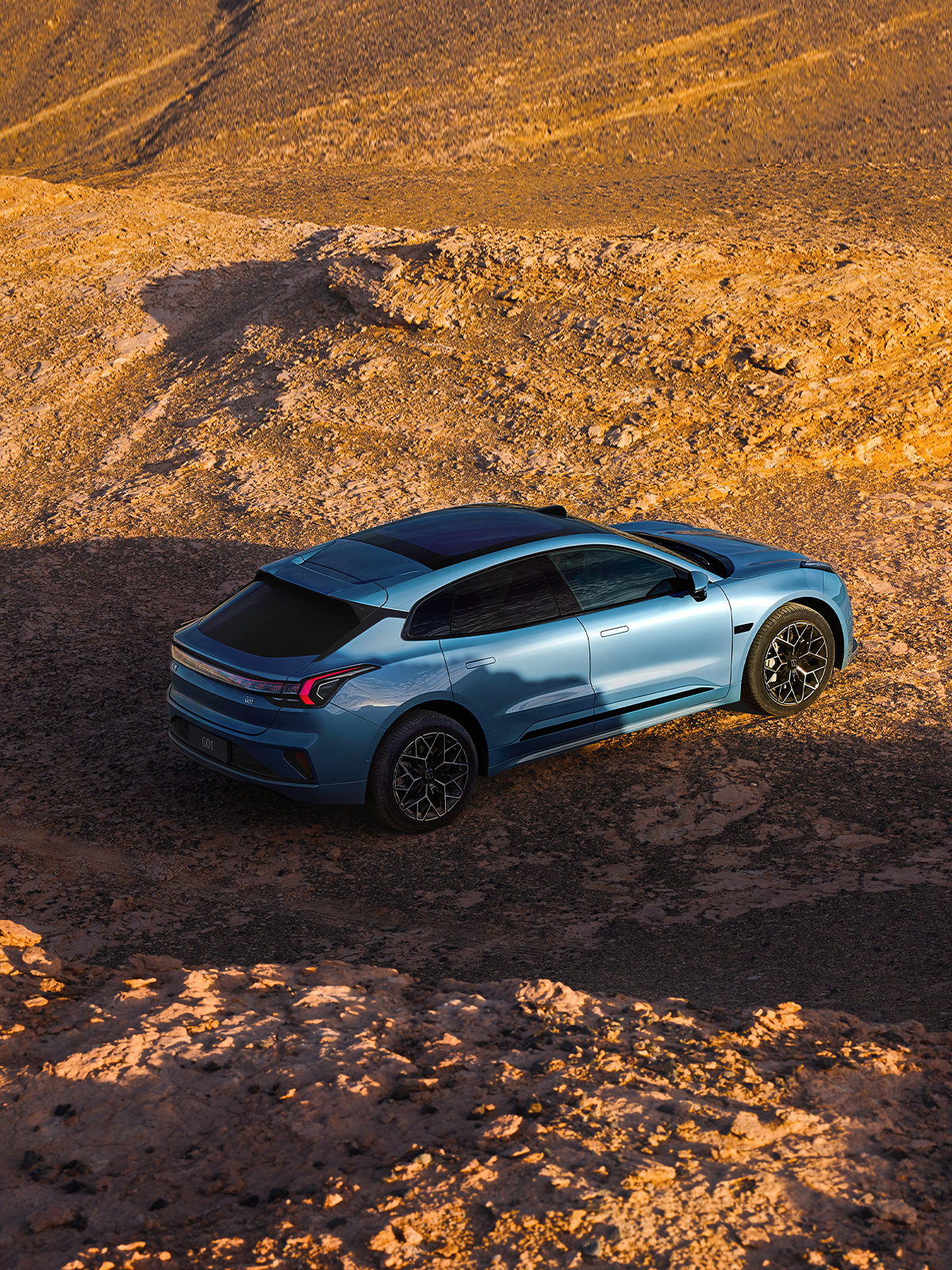 极氪8X外观设计官方解读：一体式直瀑格栅