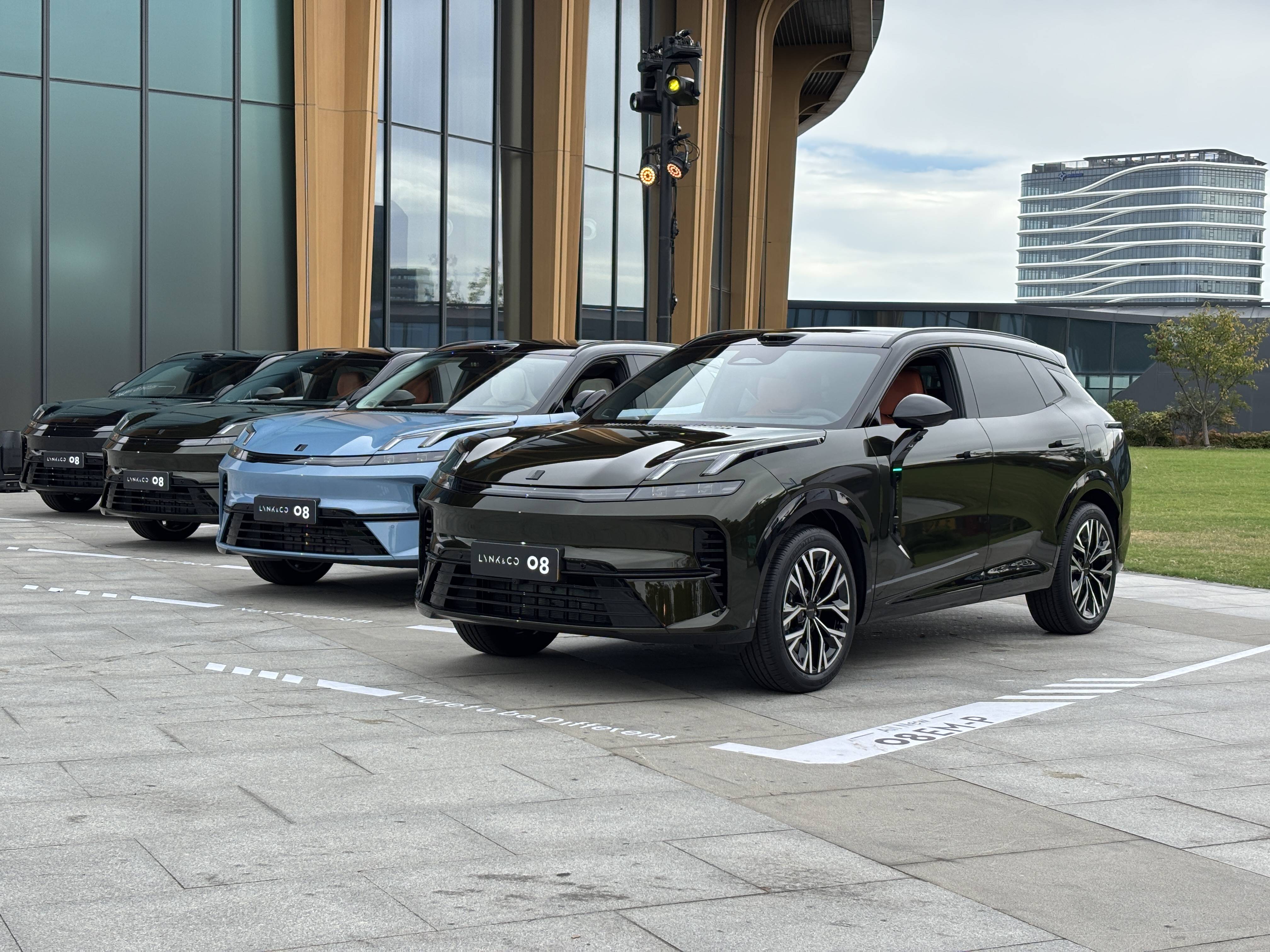 或定位中大型SUV 领克800谍照曝光