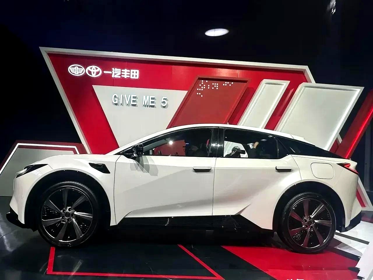 大众与丰田称霸数十年，如今中国车企重绘全球版图