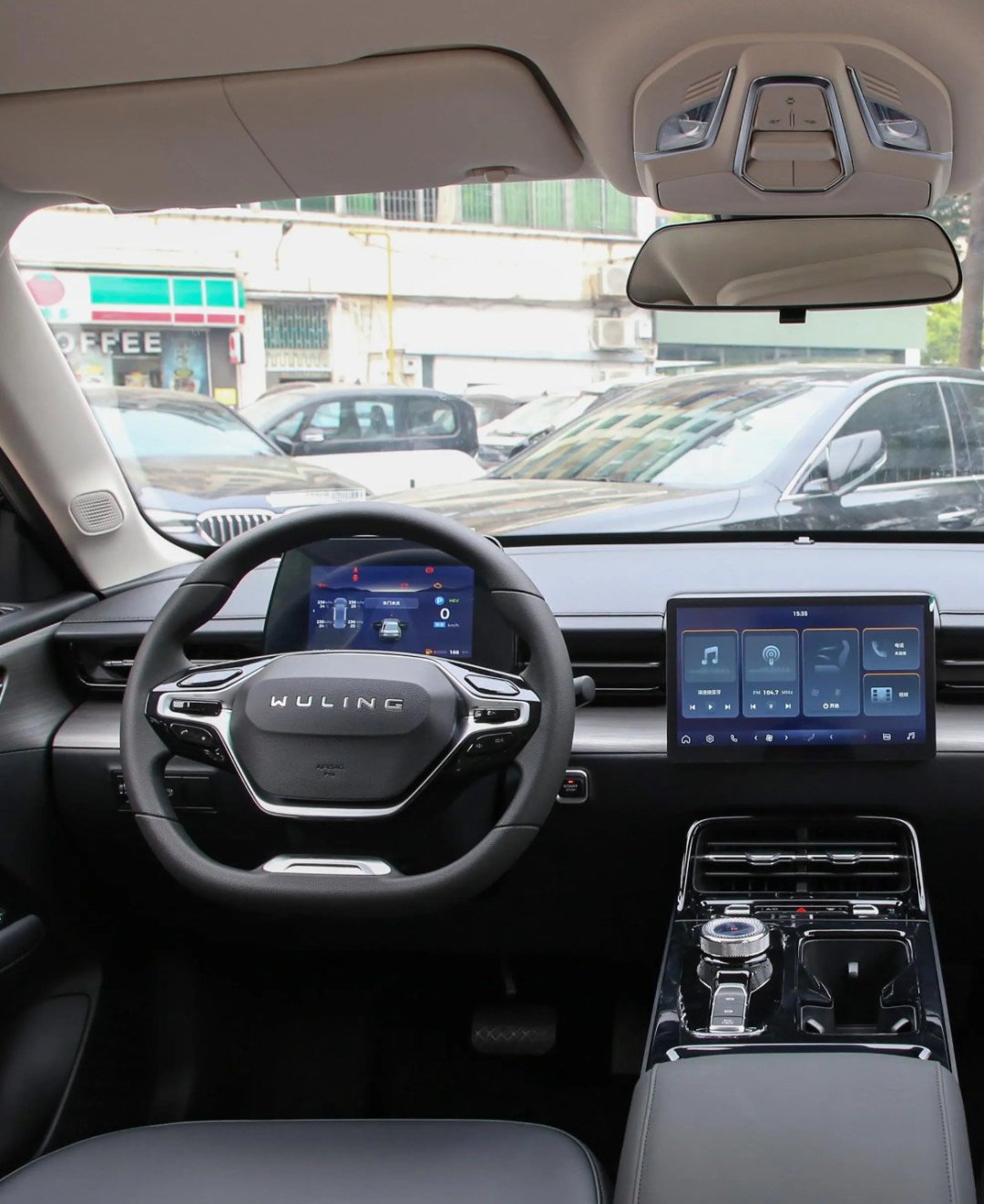 星光L亮相,五菱要继续“收割”小镇青年