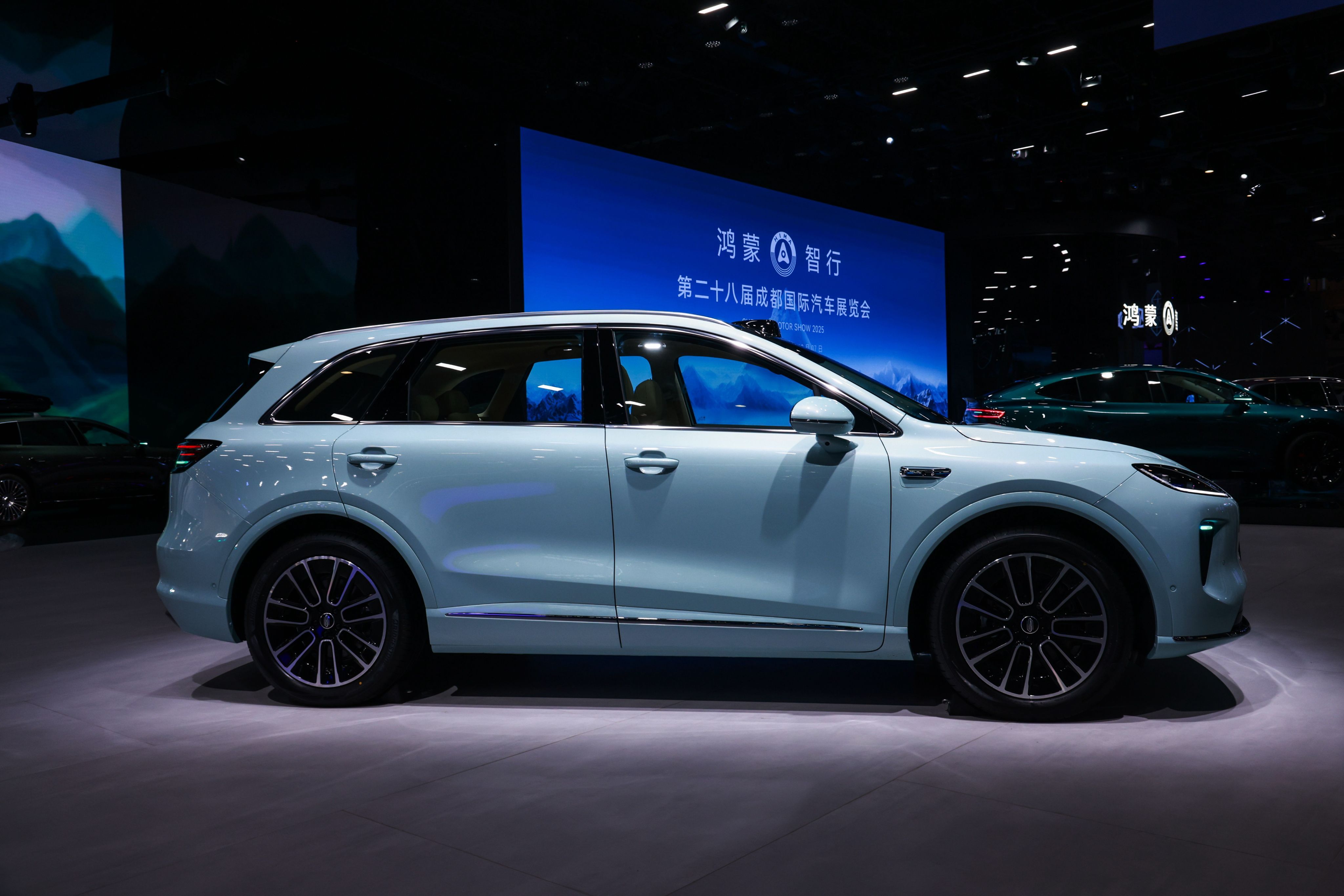 持续发力高端市场 尊界SUV最新谍照曝光