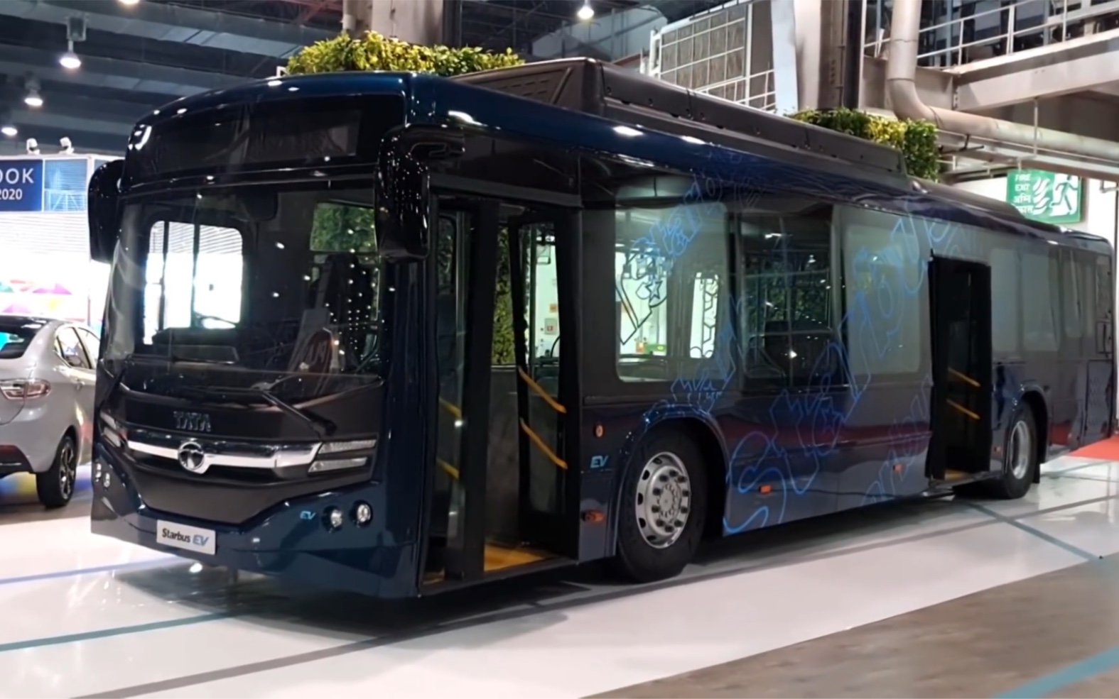 塔塔XPRES燃油及CNG版轿车在印度上市