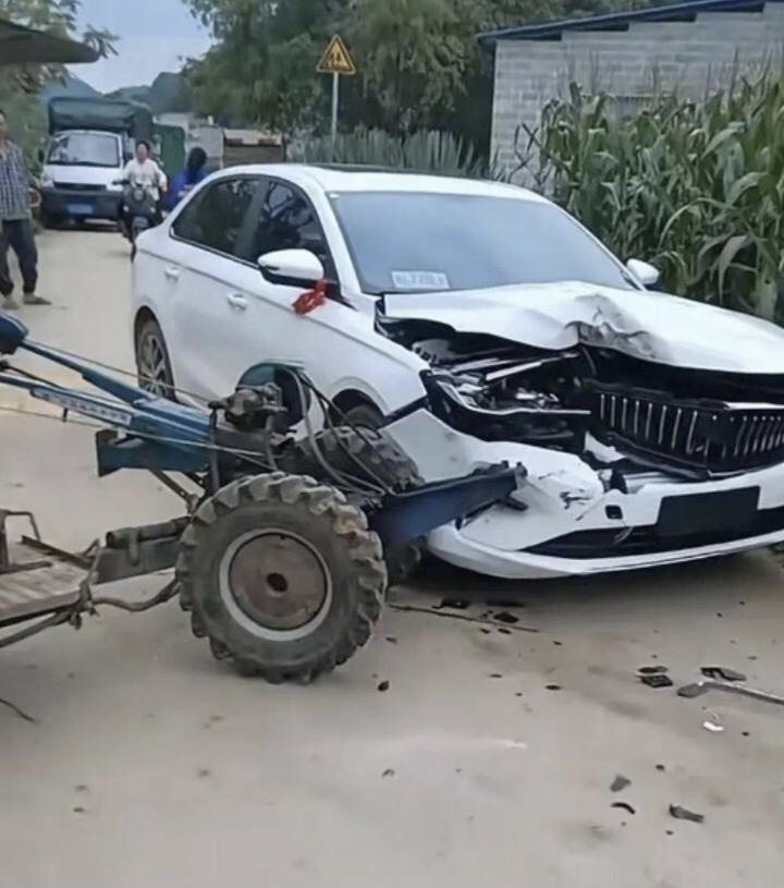 开电车回村过年，成了全村的笑话？