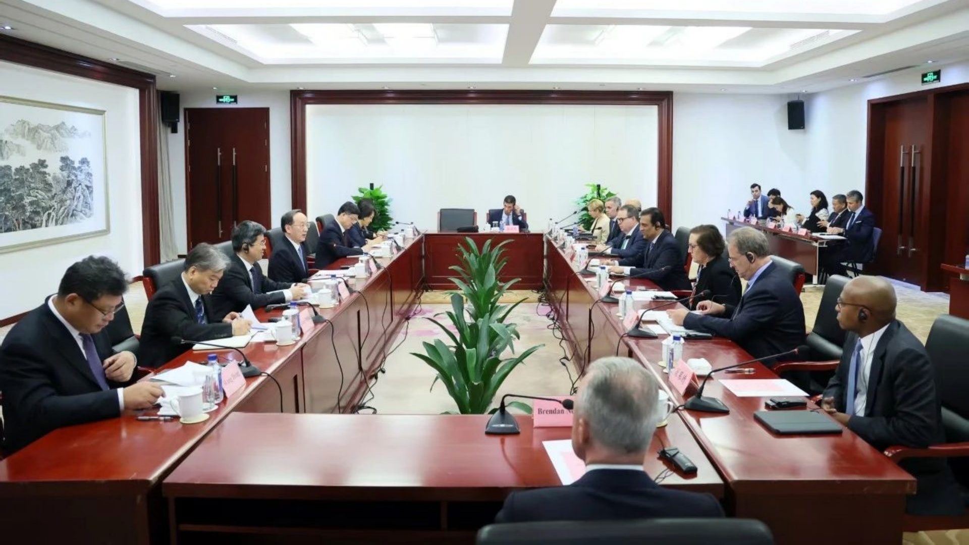 工信部部长李乐成：2025年中国人形机器人发布超300款，占全球过半