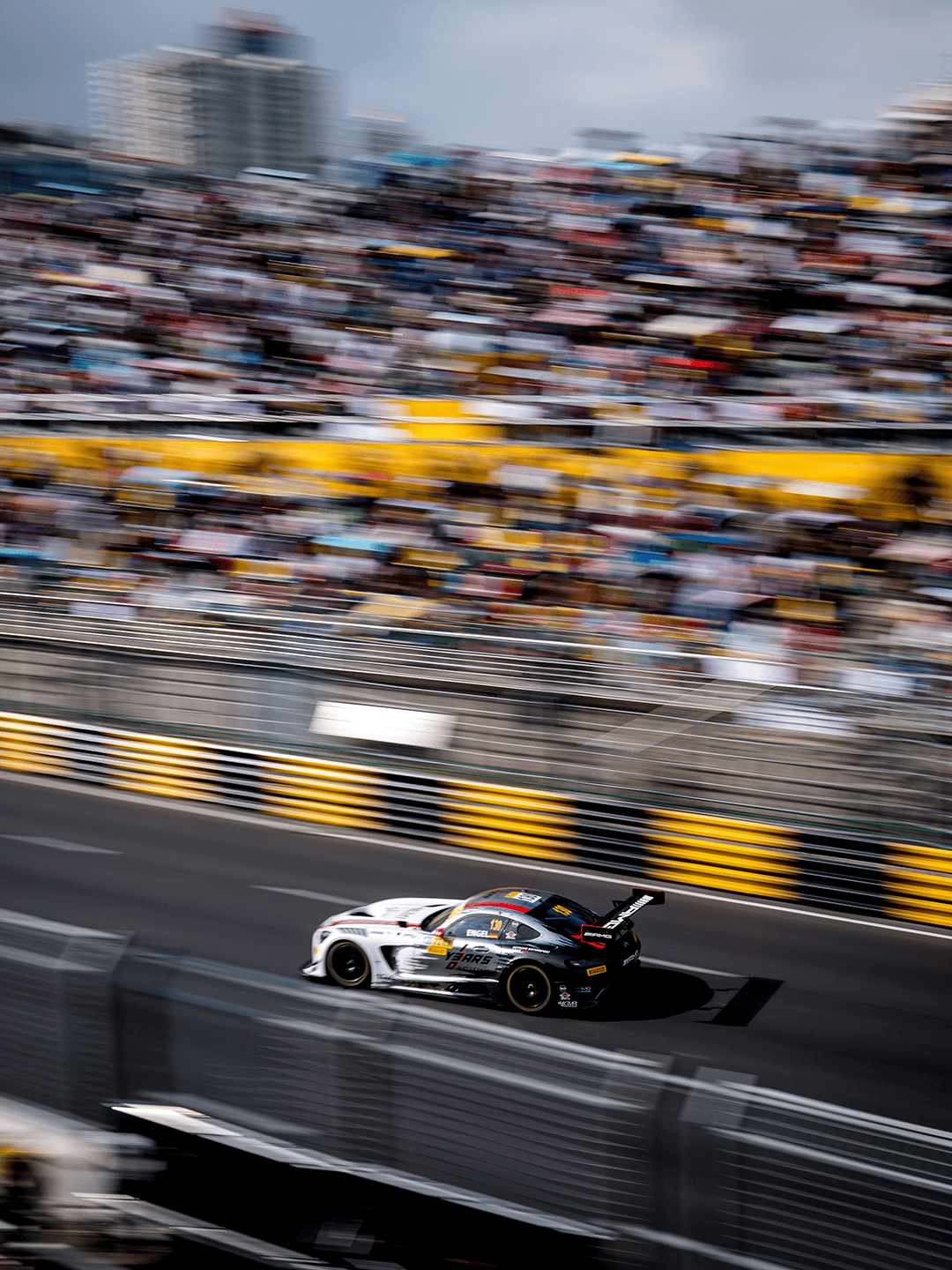 全新梅赛德斯-AMG GT3赛车及公路车官方谍照