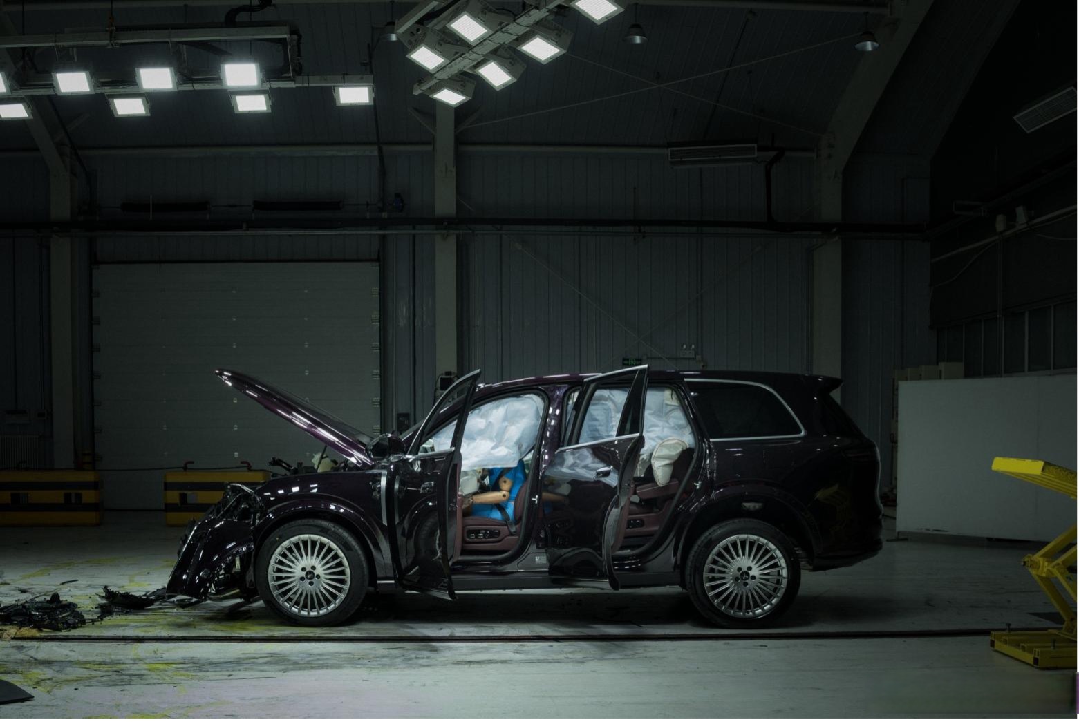 商务与越野“全都要”!岚图泰山首次重大OTA秀实力