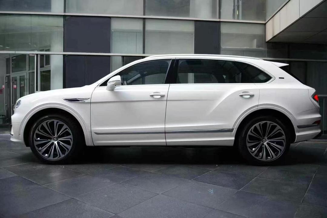 添越云境版：宾利汽车当代奢华巅峰新作