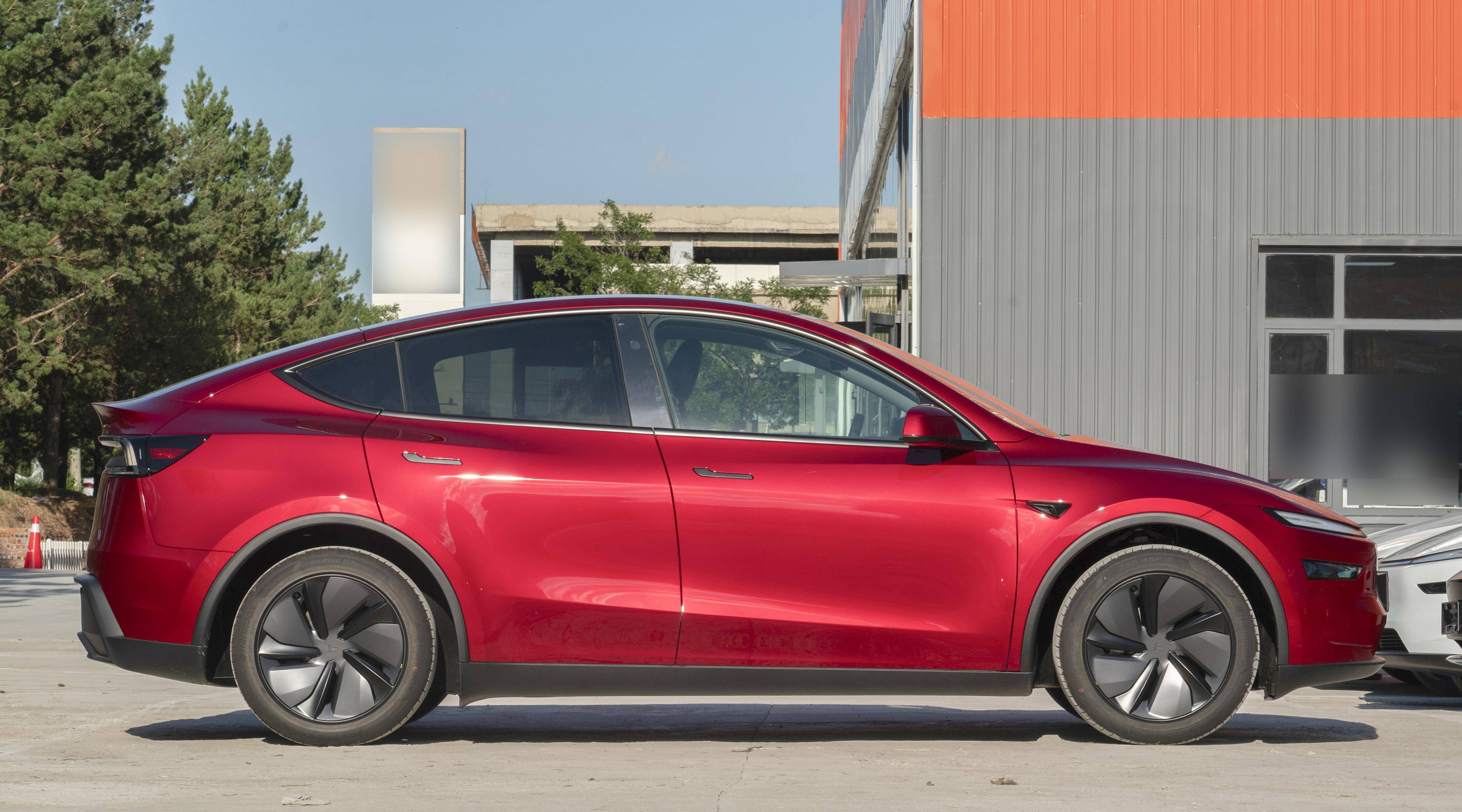 【国际快讯】马来西亚2025年汽车销量登顶东南亚；特斯拉在欧洲推出七座版Model Y；法国2月新车销量下滑14.7%