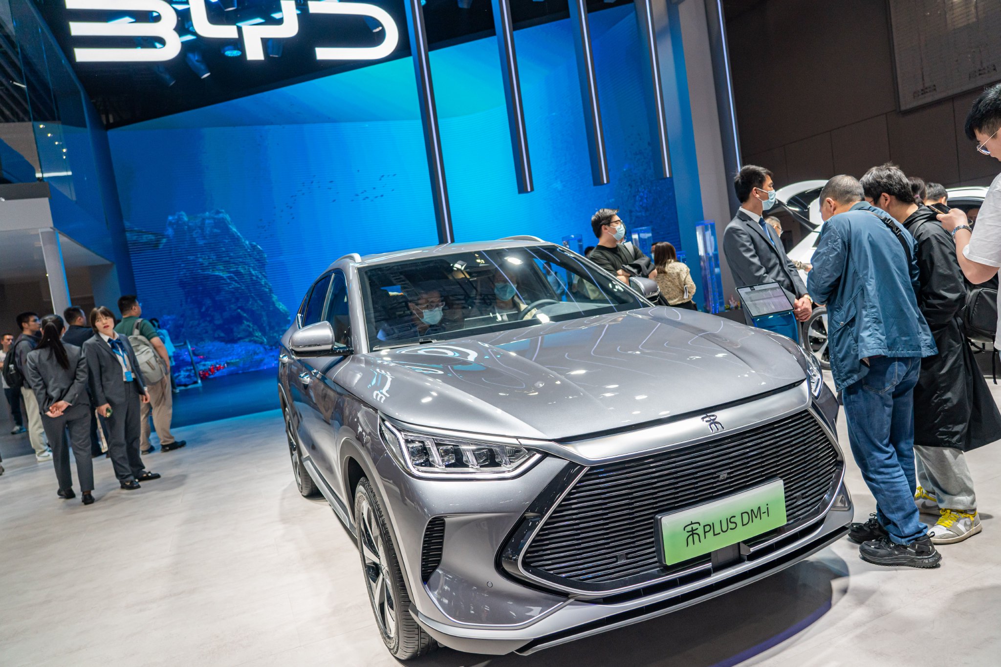 王传福发布闪充技术，比亚迪选择筑高护城河