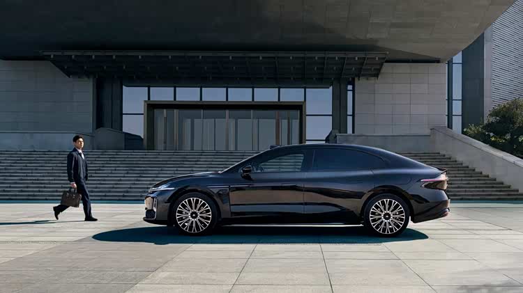 首搭“尊界同款”896线激光雷达，昊铂A800上市补贴后16.48万起