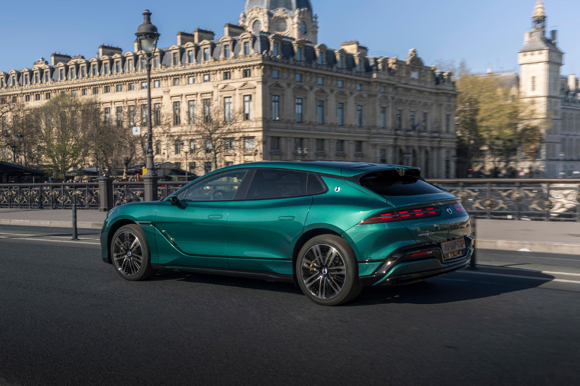 腾势携Z9GT、D9进军欧洲，闪充技术同步首秀