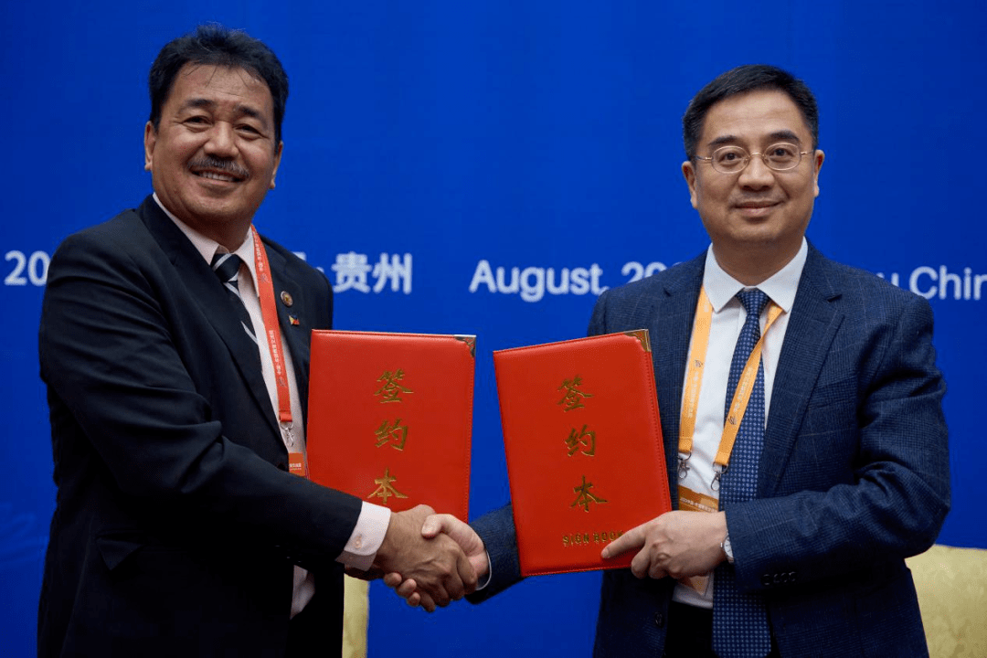 深化交流丨CEO周晓莺受邀出席欧摩威自动驾驶及出行事业群闭门会
