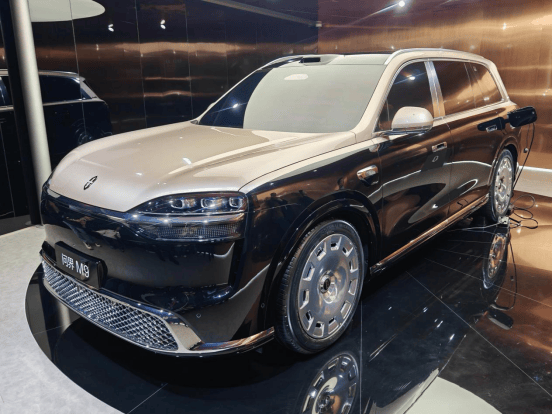 全新一代问界M9上市24小时订单突破2万台