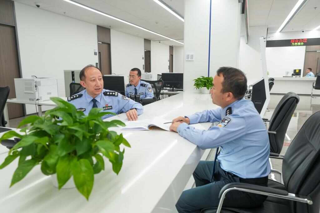 新华鲜报丨守护眼健康 三部门发文开出暖心“处方”